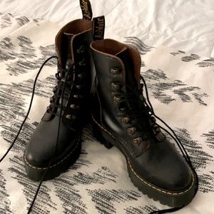 🖤 New Dr. Martens Leona Combat Boots! 🖤